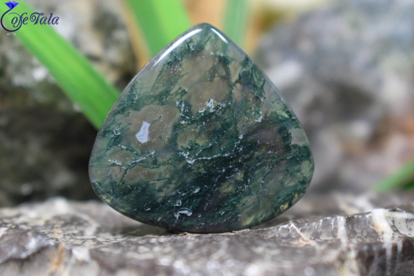 عقیق خزه ای چیست و چه خواصی دارد؟